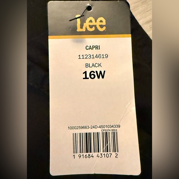 Lee Women’s Plus Capri Pants 16W Black Flex To Go Ultra Lux Mid Rise - Picture 4 of 9